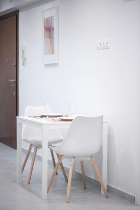 Luxury Studio With Garden Next To Acropolis Atenas Exterior foto
