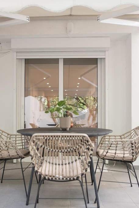 Luxury Studio With Garden Next To Acropolis Atenas Exterior foto